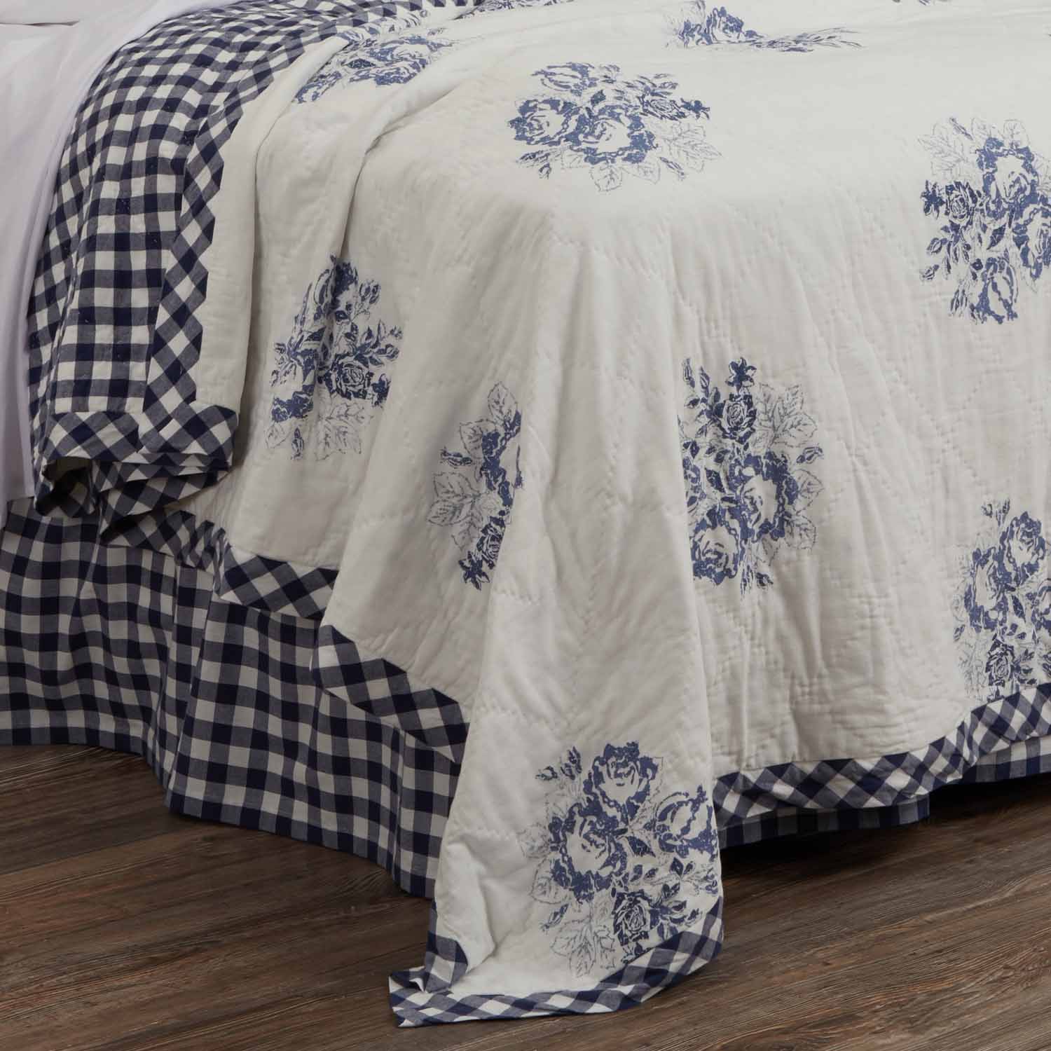 Lydia Blue Quilt - Queen - Image 3