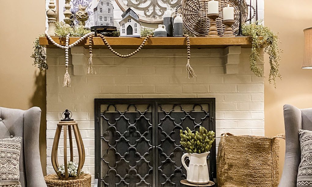 photo of decorated farmhouse