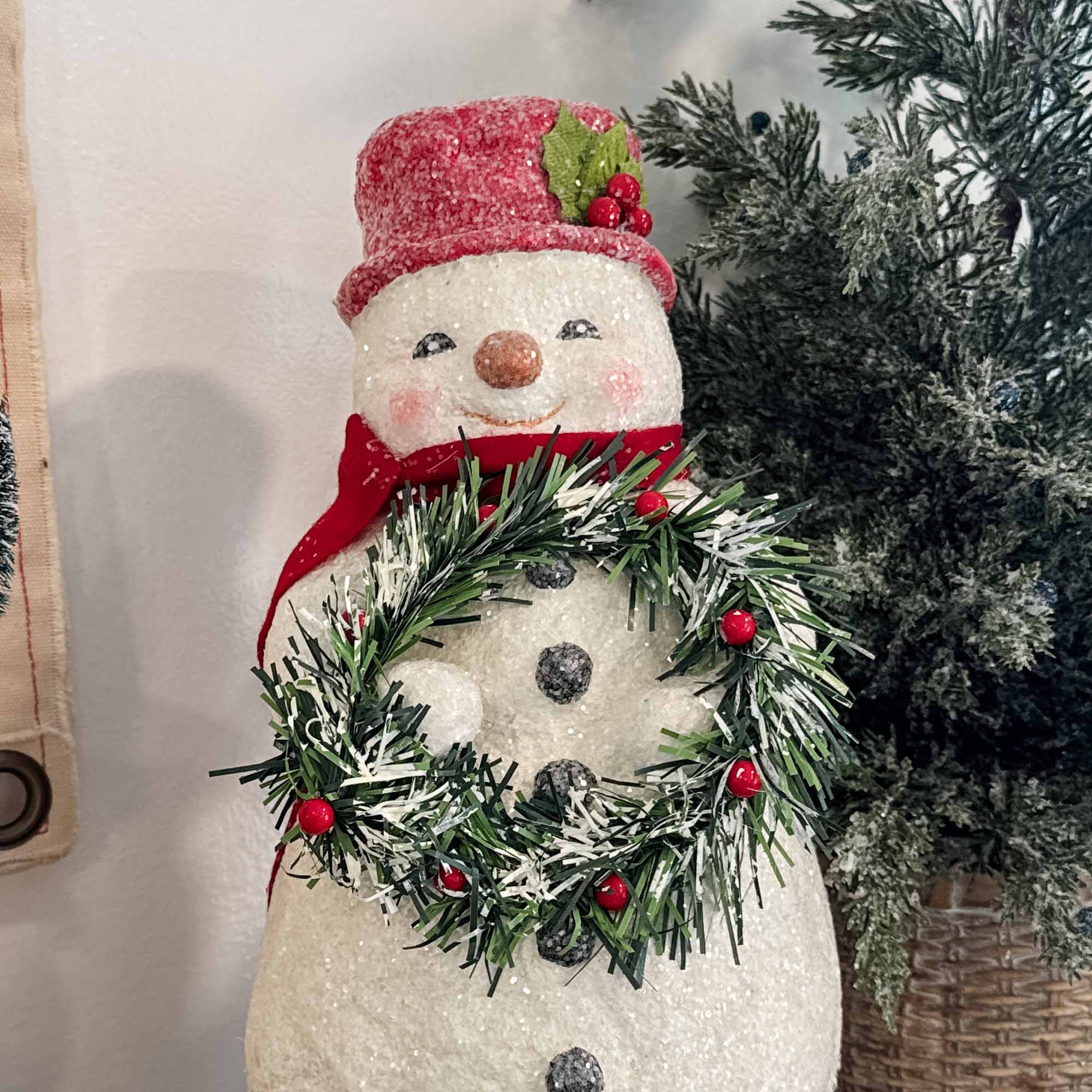 Miss Merry Mistletoe Retro Snow Woman Figurine - Image 7